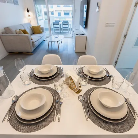Homity Holidays - Playa Granada - Marina Golf Apartment *